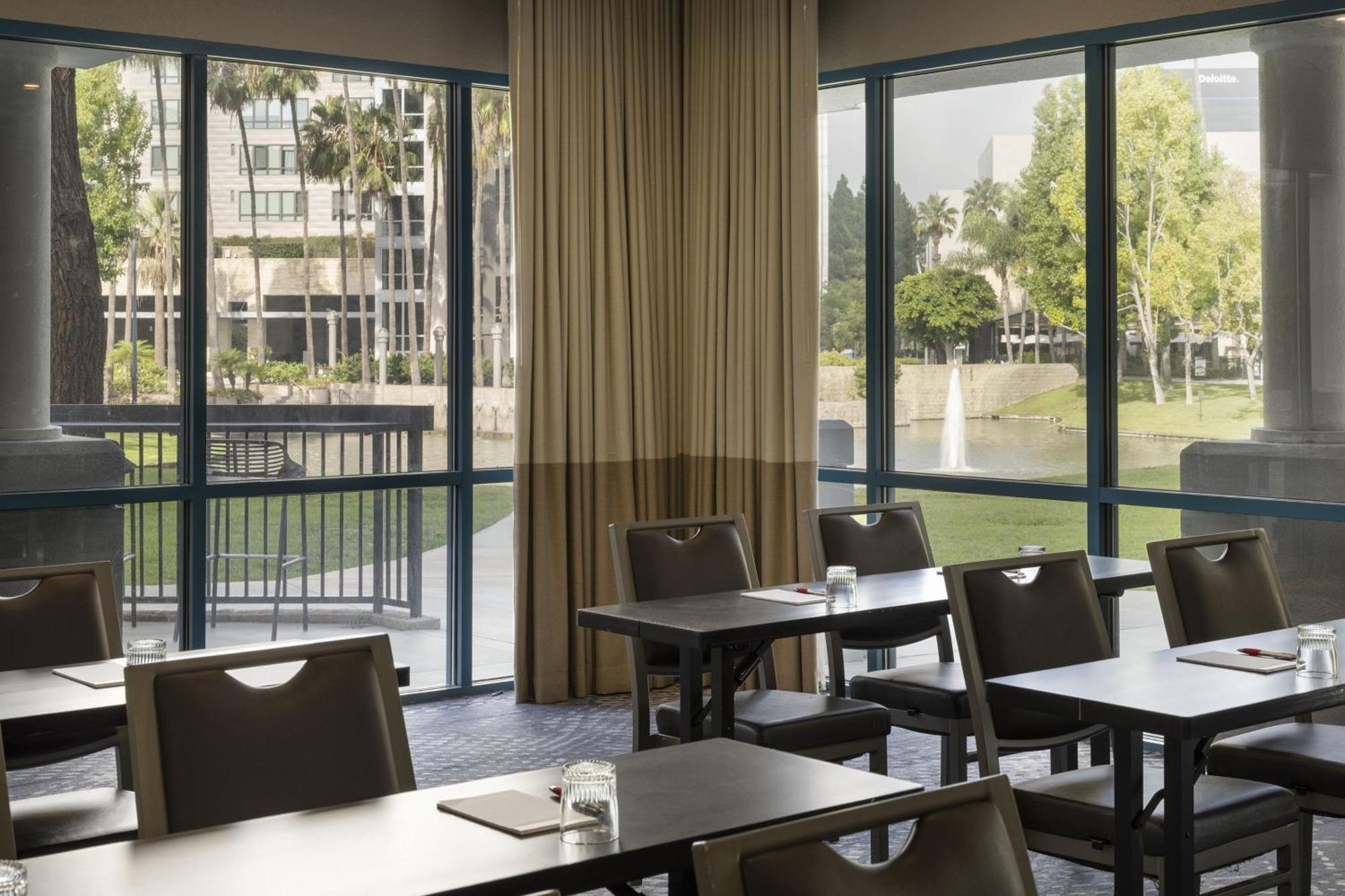 מלון Costa Mesa Marriott מראה חיצוני תמונה
