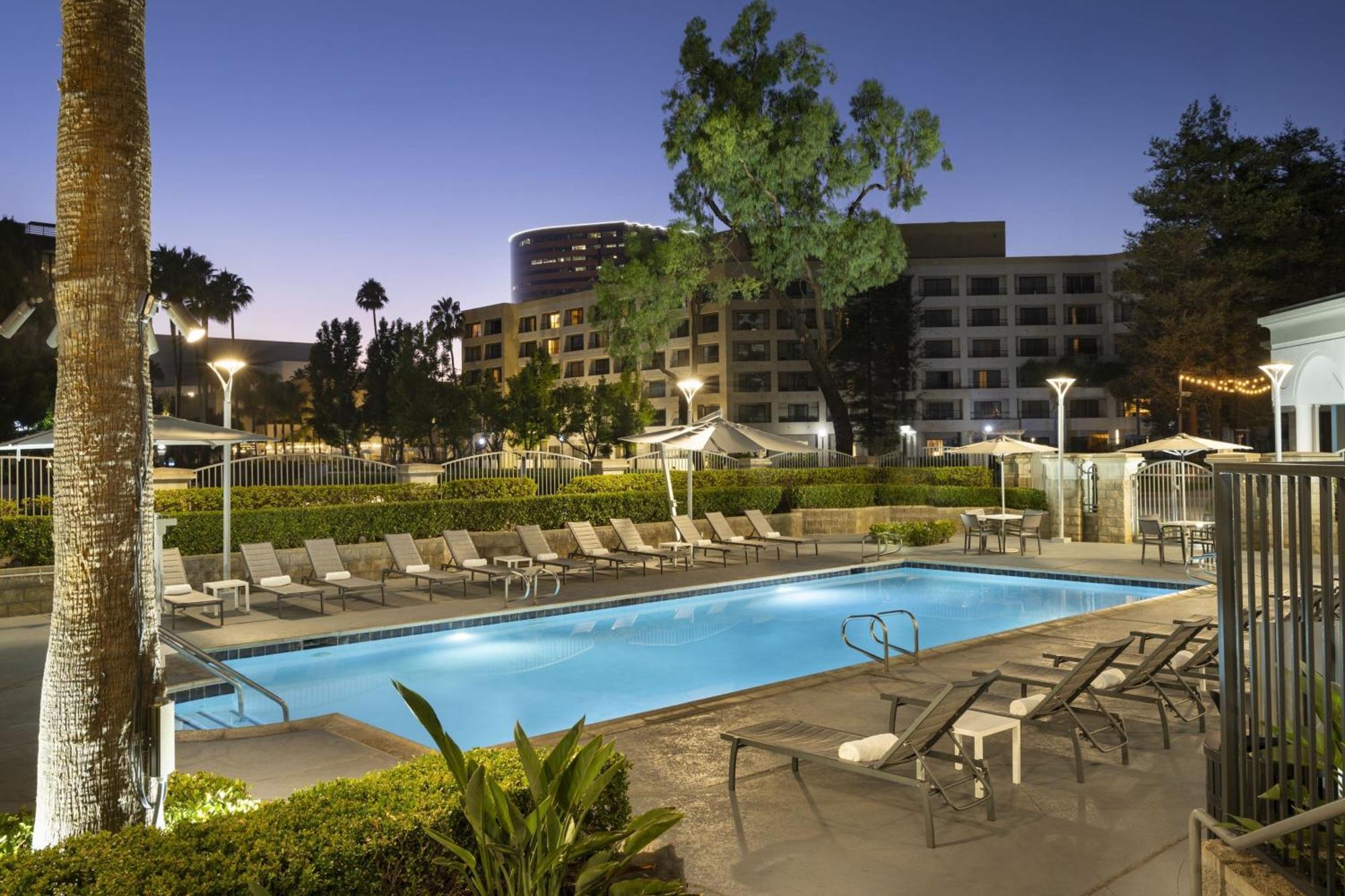 מלון Costa Mesa Marriott מראה חיצוני תמונה