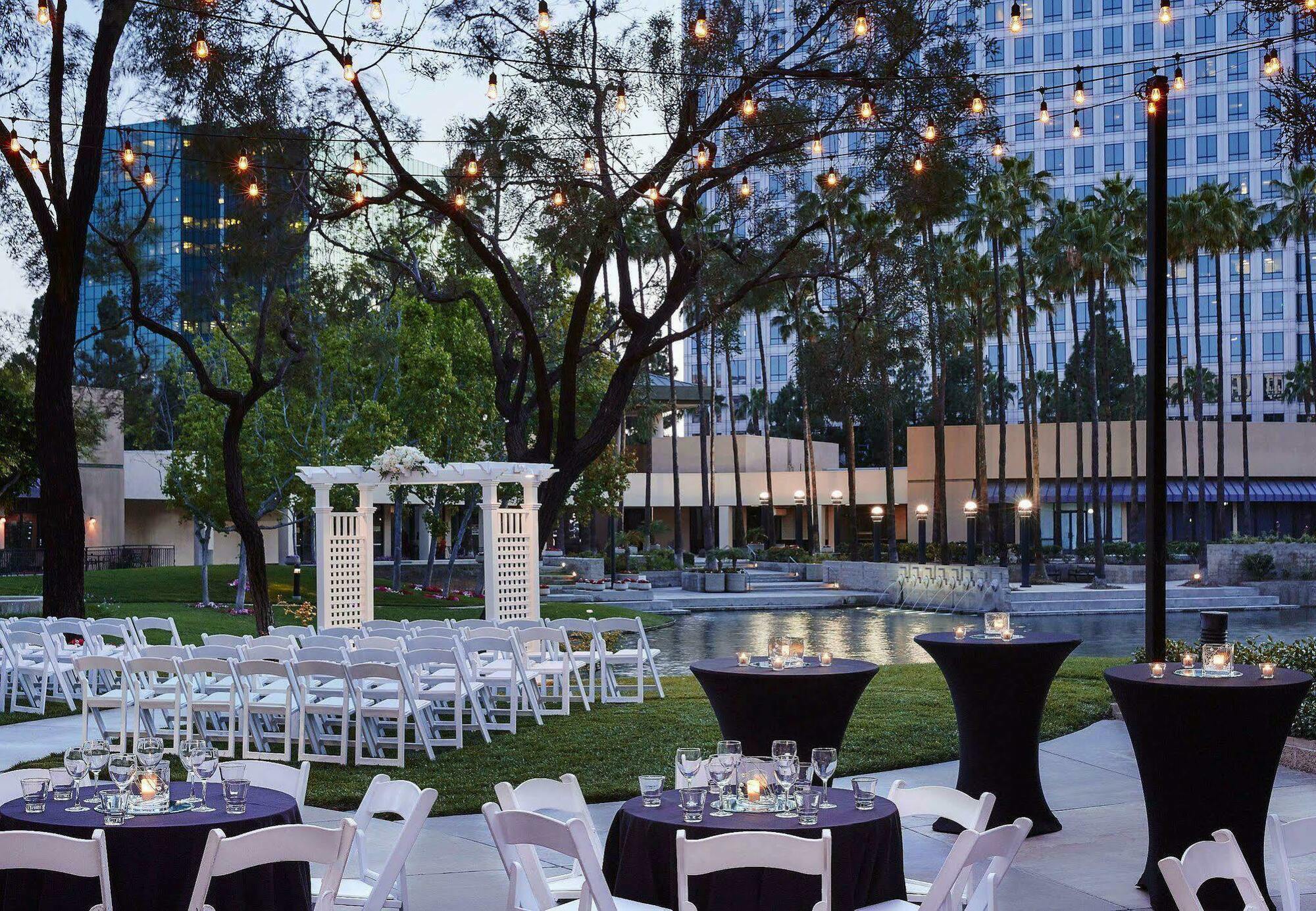מלון Costa Mesa Marriott מראה חיצוני תמונה